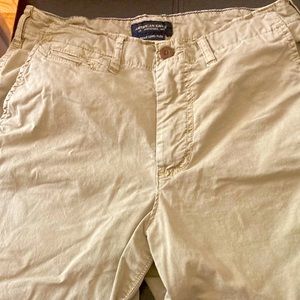 🦅size 30. American Eagle khaki shorts longer length.